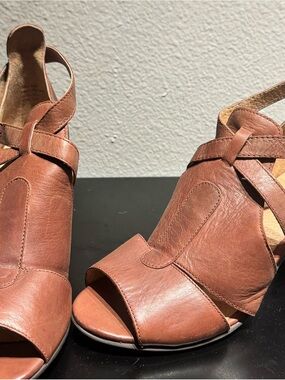Seychelles Women’s Brown Leather Open-Toe Heeled Sandals
